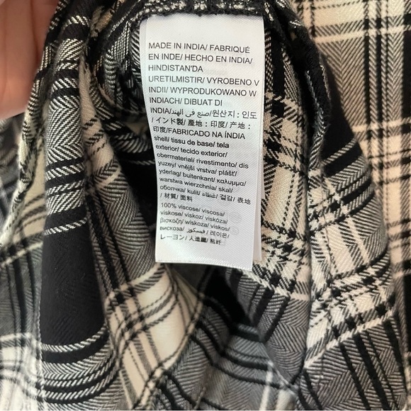 Calvin Klein Black Plaid Button-Down Blouse - Picture 6 of 6